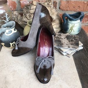 Stuart Weitzman spectator pumps